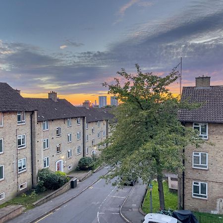 Beautiful 3-Bed Apartment At Swiss Cottage 伦敦 外观 照片