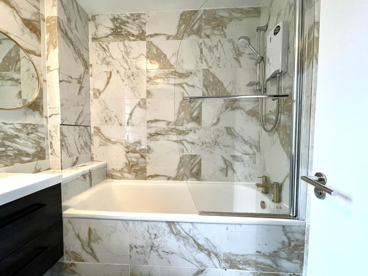 Beautiful 3-Bed Apartment At Swiss Cottage 伦敦 外观 照片