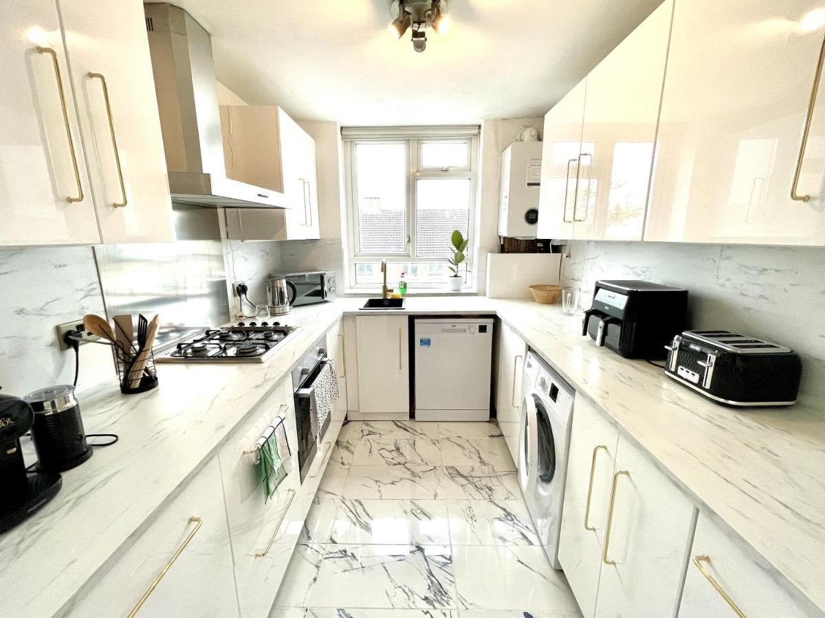 Beautiful 3-Bed Apartment At Swiss Cottage 伦敦 外观 照片