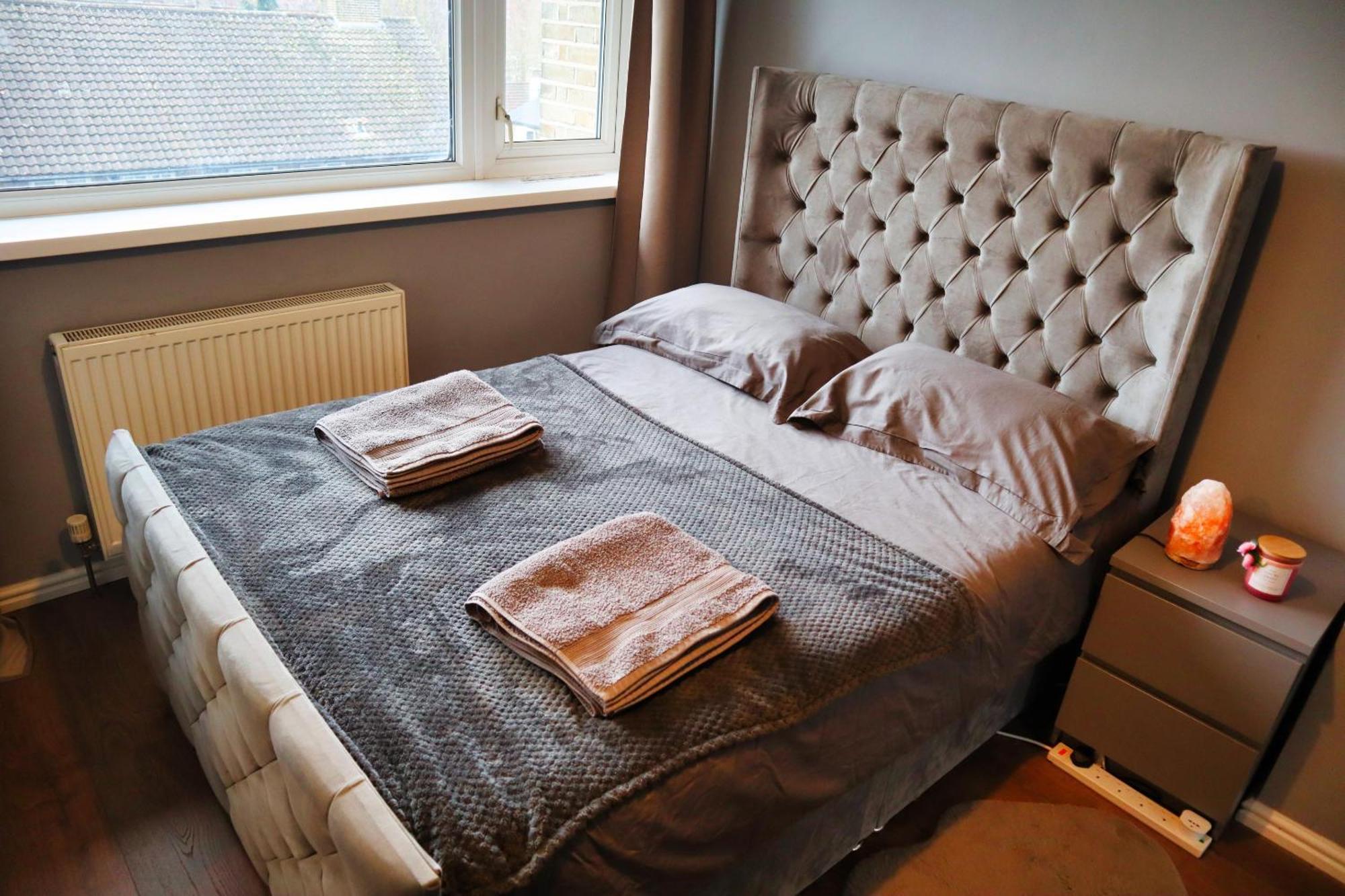 Beautiful 3-Bed Apartment At Swiss Cottage 伦敦 外观 照片